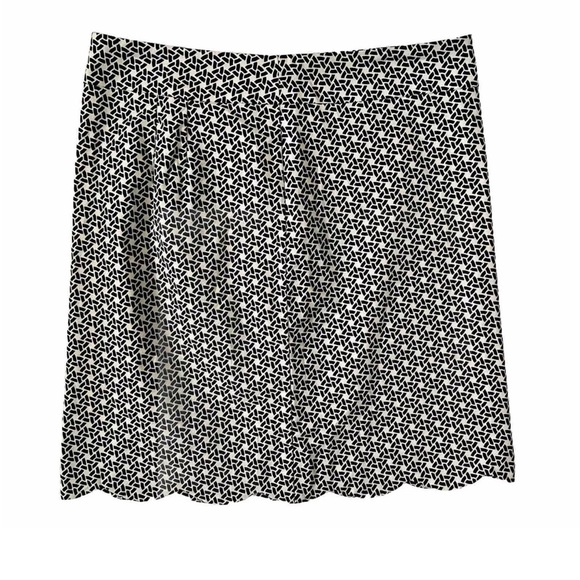 Talbots Womens Sz 4 Scalloped Hem Pencil Straight Skirt Geo Design Black White - Picture 1 of 9